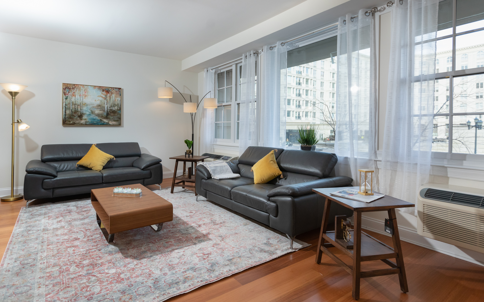 Luxury 2br in Edgewater near the river